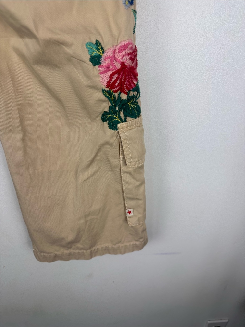 Johnny Was Cargo Pockets Wide Leg Crop Floral Emrboidered Pants Women’s Sz M - Picture 7 of 12